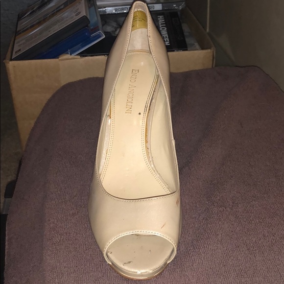 High heels - Picture 3 of 4